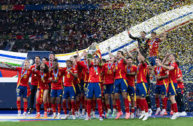 青岛西海岸刚战平上港，邵佳一就被视为国足新帅热门，引发热议.